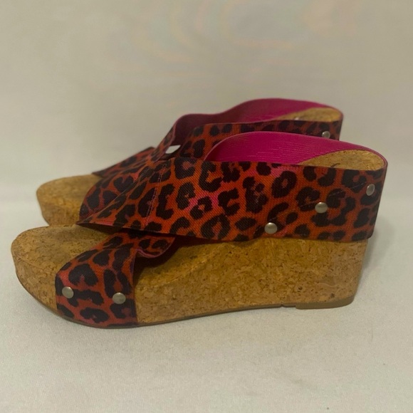 Lucky Brand hot pink and black cheetah print cork wedge sandals EUC size 9 - Picture 1 of 6